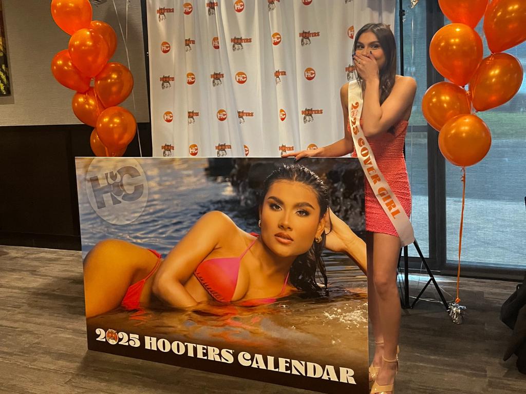 hooters calendar